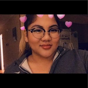 Meet your Posher, Danecca